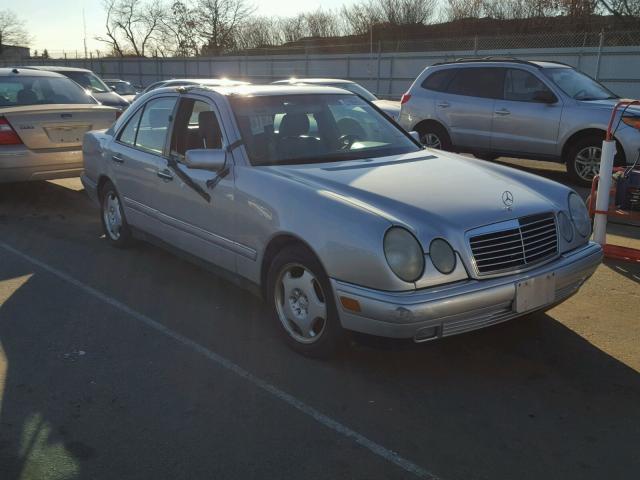 WDBJF70F2WA670960 - 1998 MERCEDES-BENZ E 430 SILVER photo 1