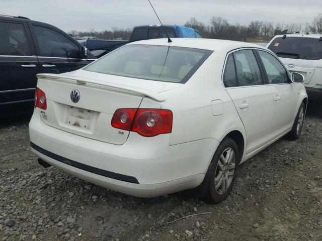 3VWEF71K87M077216 - 2007 VOLKSWAGEN JETTA WOLF WHITE photo 4