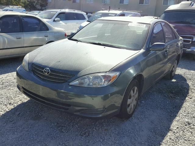4T1BE32K82U586061 - 2002 TOYOTA CAMRY LE მწვანე ფოტო 2
