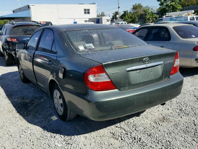 4T1BE32K82U586061 - 2002 TOYOTA CAMRY LE GREEN photo 3