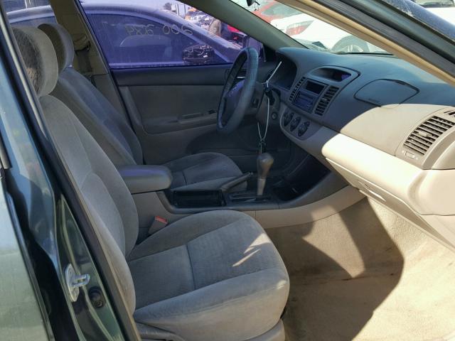 4T1BE32K82U586061 - 2002 TOYOTA CAMRY LE მწვანე ფოტო 5