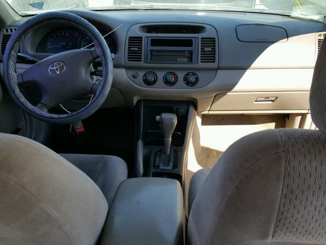 4T1BE32K82U586061 - 2002 TOYOTA CAMRY LE მწვანე ფოტო 9