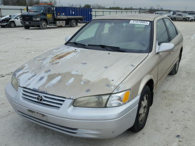 JT2BG22K7X0287693 - 1999 TOYOTA CAMRY LE BEIGE photo 2