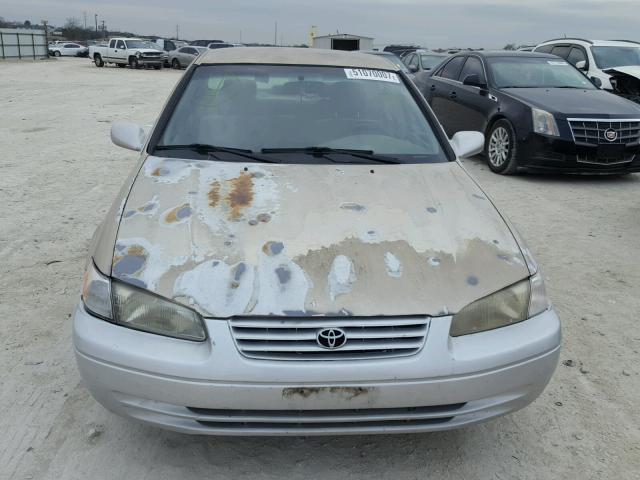 JT2BG22K7X0287693 - 1999 TOYOTA CAMRY LE BEIGE photo 9