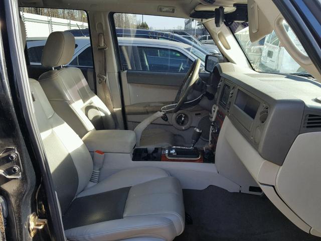 1J8HG58206C139479 - 2006 JEEP COMMANDER BLACK photo 5