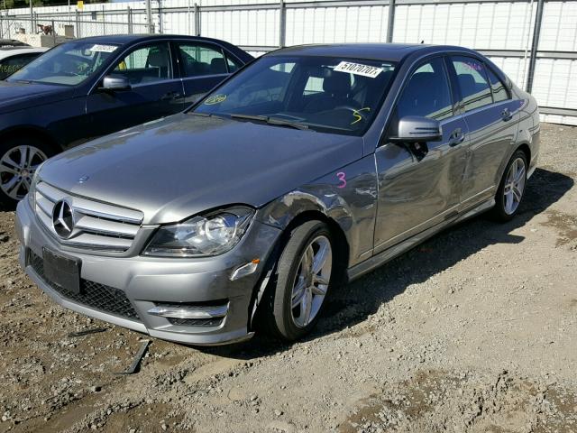 WDDGF4HB2CR210938 - 2012 MERCEDES-BENZ C 250 GRAY photo 2