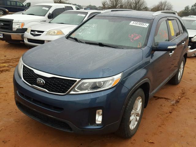 5XYKT4A63FG554792 - 2015 KIA SORENTO LX BLUE photo 2