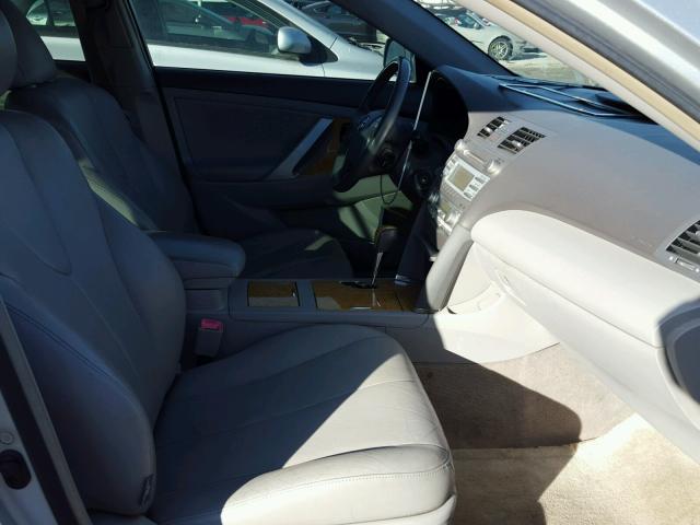 JTNBK46K573019599 - 2007 TOYOTA CAMRY NEW SILVER photo 5