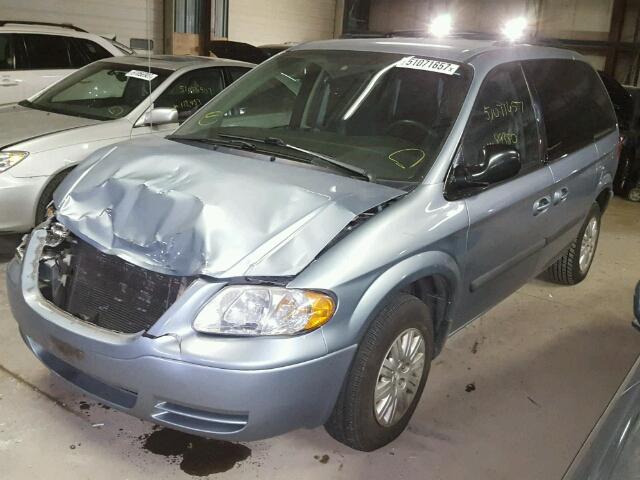 1A4GP45R76B562946 - 2006 CHRYSLER TOWN & COU BLUE photo 2