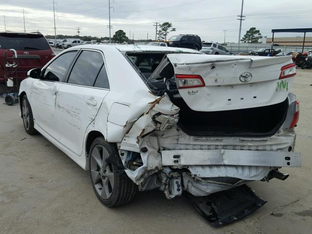 4T1BF1FKXEU426781 - 2014 TOYOTA CAMRY L WHITE photo 3