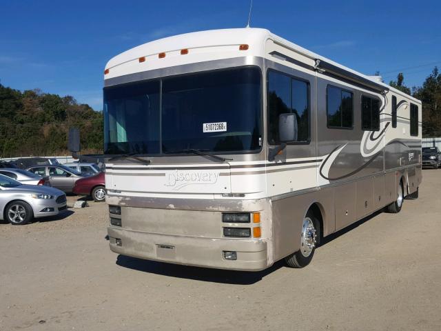 4UZ6XFBA5YCG13075 - 2000 FREIGHTLINER CHASSIS X TAN photo 2