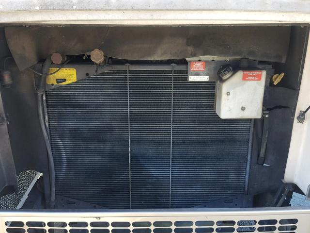 4UZ6XFBA5YCG13075 - 2000 FREIGHTLINER CHASSIS X TAN photo 7