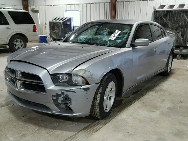 2B3CL3CG3BH527836 - 2011 DODGE CHARGER SILVER photo 2