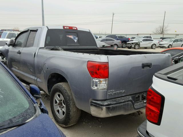 5TFRU5F1XBX025331 - 2011 TOYOTA TUNDRA DOU SILVER photo 3