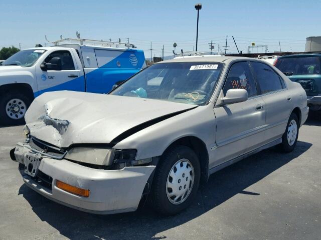 1HGCD5695TA214762 - 1996 HONDA ACCORD VAL BEIGE photo 2