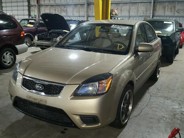 KNADH4A33B6748278 - 2011 KIA RIO BASE GOLD photo 2