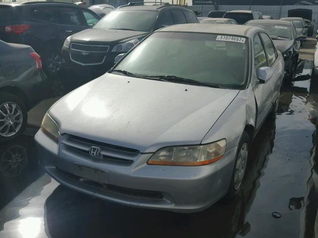 JHMCG6558YC020411 - 2000 HONDA ACCORD LX SILVER photo 2