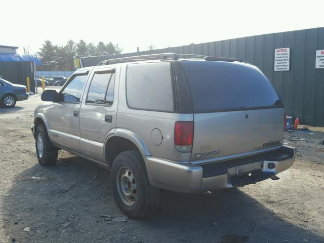 1GNDT13W2YK195685 - 2000 CHEVROLET BLAZER TAN photo 3