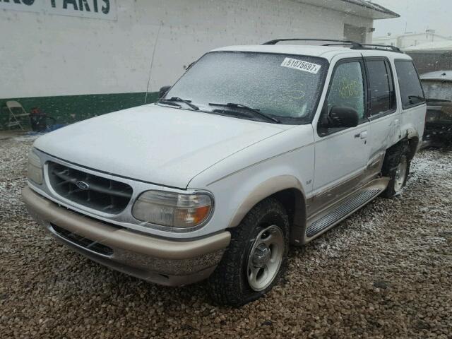 1FMZU35P5WZC09964 - 1998 FORD EXPLORER WHITE photo 2