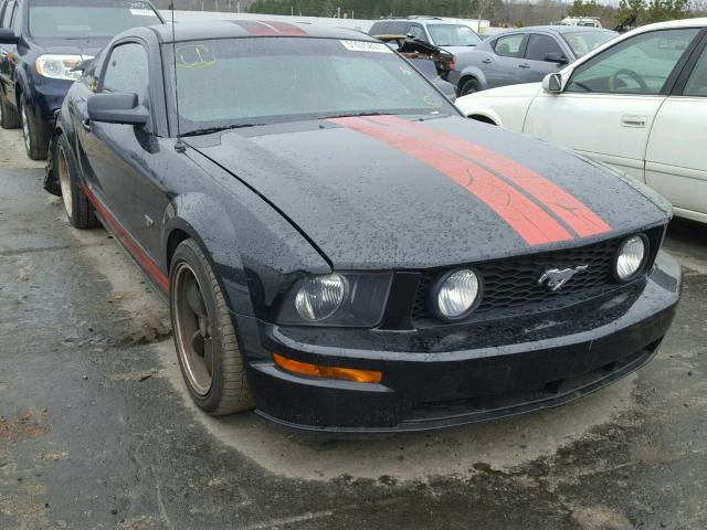 1ZVFT82H355236328 - 2005 FORD MUSTANG GT BLACK photo 1