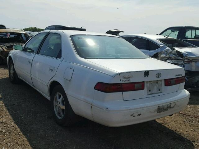 4T1BG22K3VU179029 - 1997 TOYOTA CAMRY CE WHITE photo 3