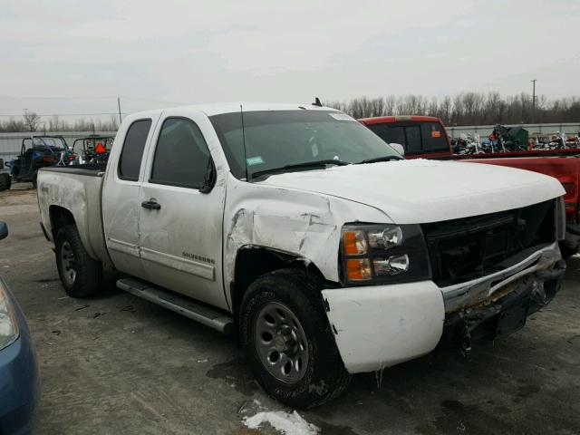 1GCSKREA0AZ189030 - 2010 CHEVROLET SILVERADO WHITE photo 1