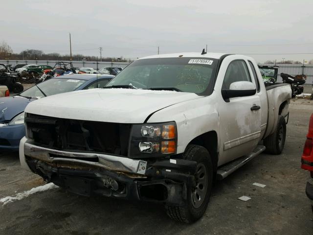 1GCSKREA0AZ189030 - 2010 CHEVROLET SILVERADO WHITE photo 2