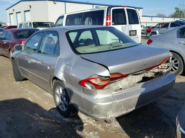 1HGCG1654WA036313 - 1998 HONDA ACCORD EX SILVER photo 3