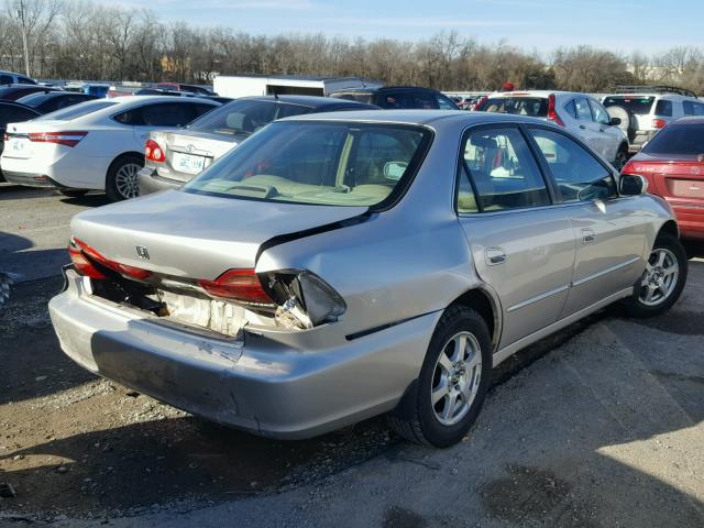 1HGCG1654WA036313 - 1998 HONDA ACCORD EX SILVER photo 4