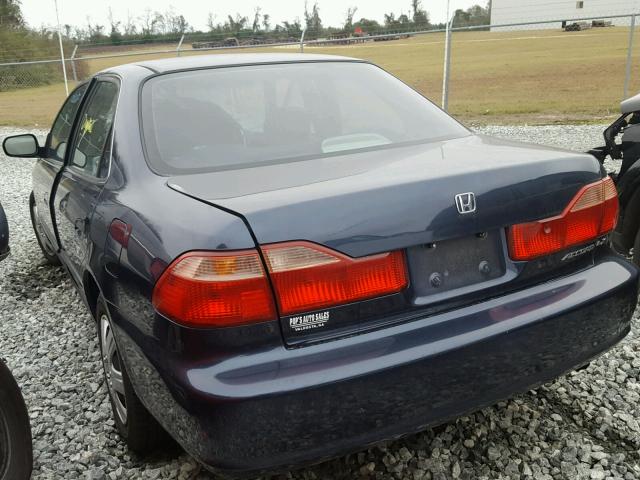 1HGCG5647YA030894 - 2000 HONDA ACCORD LX BLUE photo 3