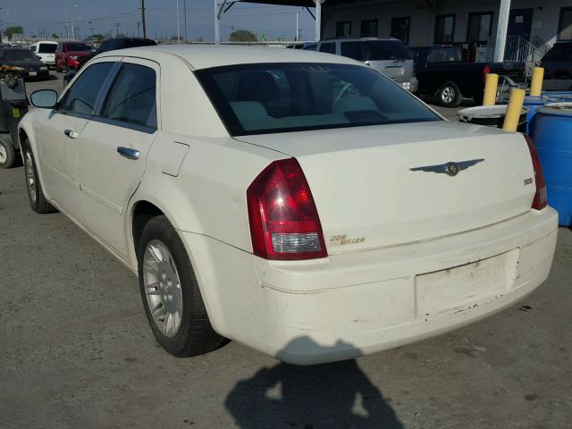 2C3JA43R45H595140 - 2005 CHRYSLER 300 CREAM photo 3