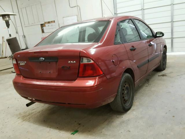 1FAFP34N55W118889 - 2005 FORD FOCUS ZX4 MAROON photo 4