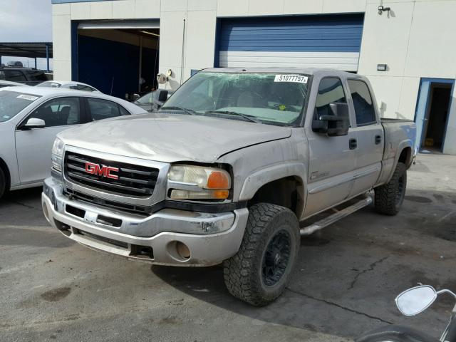 1GTHK23204F259113 - 2004 GMC SIERRA K25 SILVER photo 2