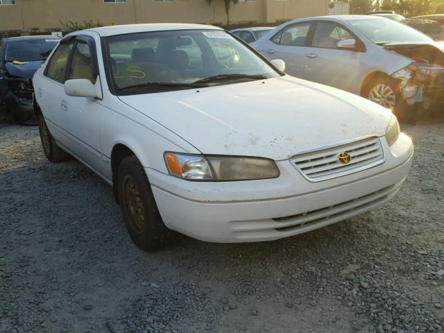 4T1BG22K9VU010648 - 1997 TOYOTA CAMRY CE WHITE photo 1