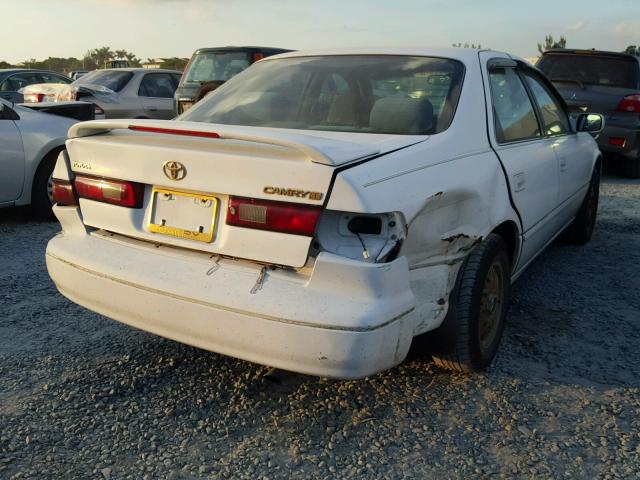 4T1BG22K9VU010648 - 1997 TOYOTA CAMRY CE WHITE photo 4