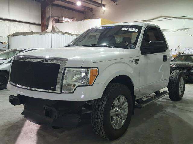 1FTMF1CF7CFB83632 - 2012 FORD F150 WHITE photo 2