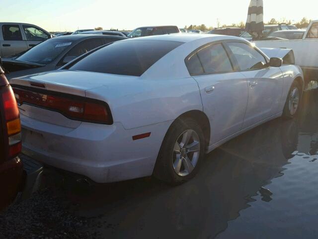 2C3CDXBG2CH228686 - 2012 DODGE CHARGER SE WHITE photo 4