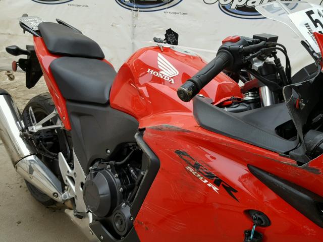 MLHPC446XE5101727 - 2014 HONDA CBR500 R RED photo 9