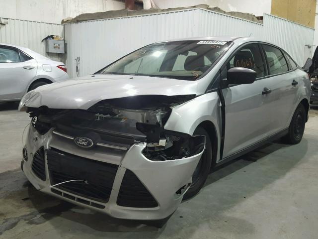 1FAHP3E20CL400319 - 2012 FORD FOCUS S SILVER photo 2