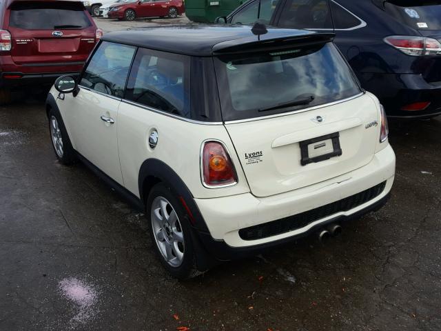 WMWMF7C50ATZ72209 - 2010 MINI COOPER S WHITE photo 3