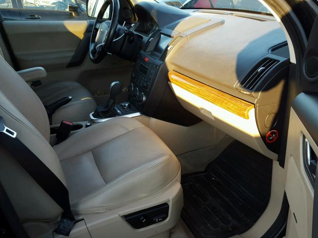 SALFT24N89H138704 - 2009 LAND ROVER LR2 HSE TE BLACK photo 5