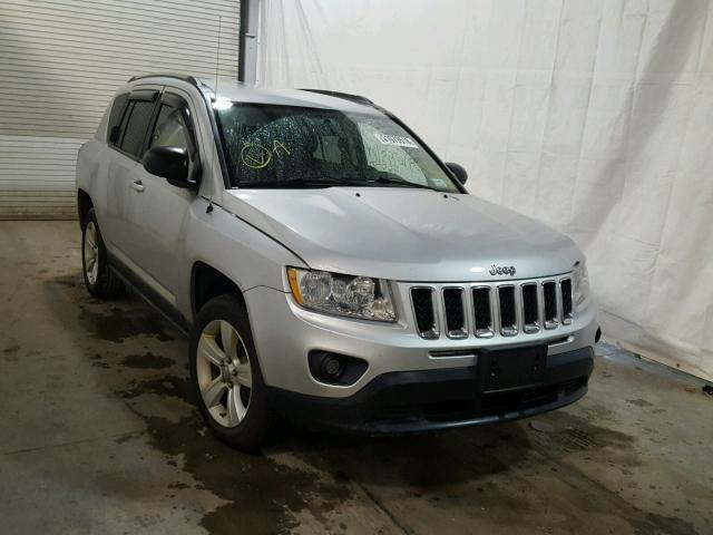1J4NF1FB6BD158853 - 2011 JEEP COMPASS SP 银色 照片 1