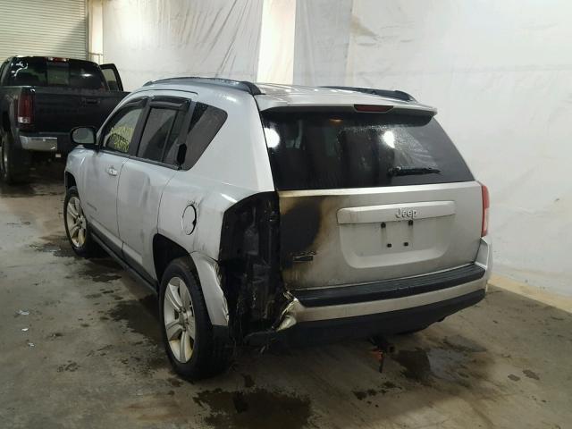 1J4NF1FB6BD158853 - 2011 JEEP COMPASS SP 银色 照片 3