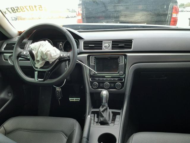 1VWDT7A31HC072343 - 2017 VOLKSWAGEN PASSAT R-L BLUE photo 9