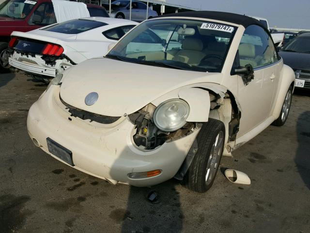 3VWCD21Y83M322837 - 2003 VOLKSWAGEN NEW BEETLE 奶油色 照片 2