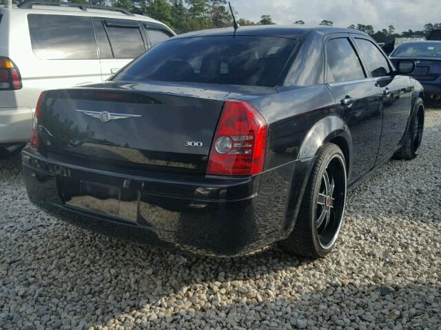 2C3KA43R48H256094 - 2008 CHRYSLER 300 LX BLACK photo 4