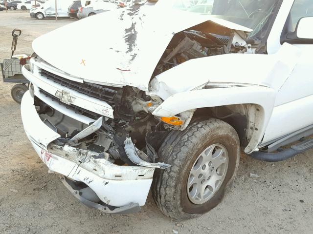 1GNEK13TX3R218496 - 2003 CHEVROLET TAHOE K150 WHITE photo 9