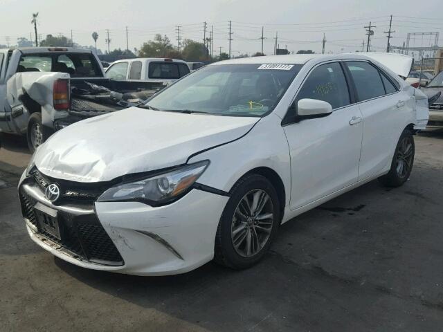 4T1BF1FK5FU928602 - 2015 TOYOTA CAMRY LE WHITE photo 2