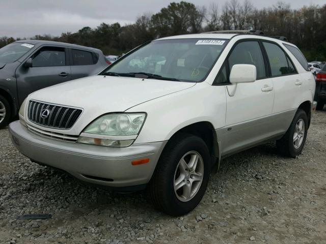 JTJGF10U010112981 - 2001 LEXUS RX 300 WHITE photo 2