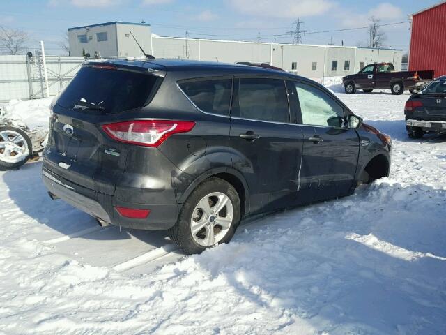 1FMCU0GXXGUB76685 - 2016 FORD ESCAPE SE GRAY photo 4